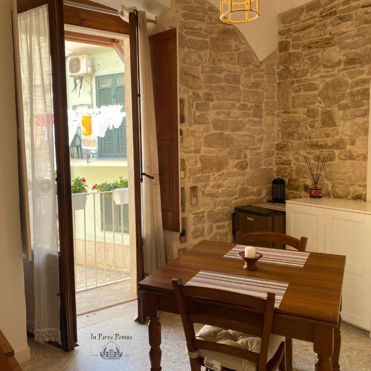 Apartment In Parva Domus *